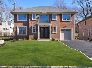 2A Tobin Ave, Great Neck, NY 11021
