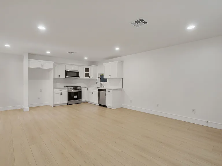 659 S Soto St #1 — Photo 10