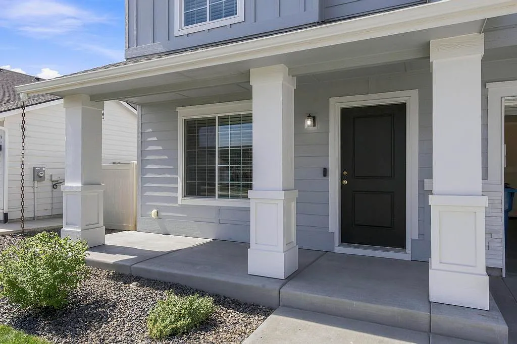 4 bed, 2.5 bath, 2625 sqft, $2,995 — Photo 4