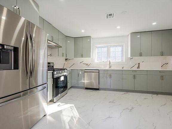 3rd image of 82-53 164th St Floor 2