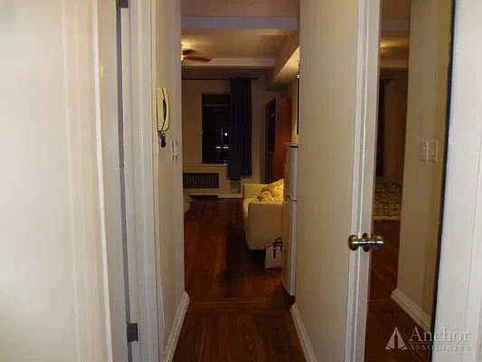 Rented by Anchor Associates | media 20