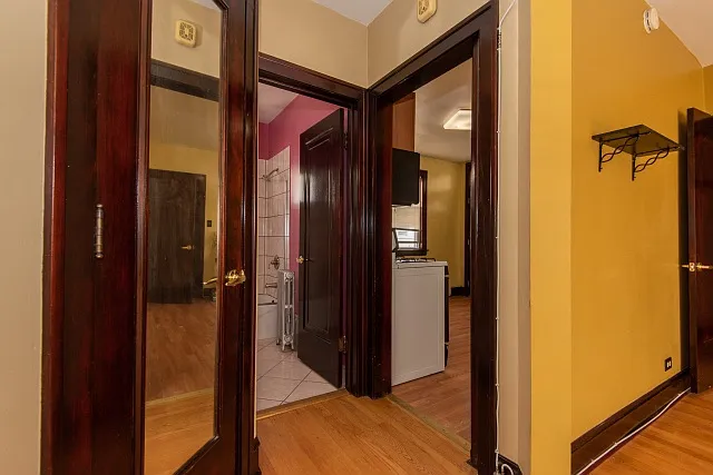 3415 N Hamlin Ave #2W — Photo 2