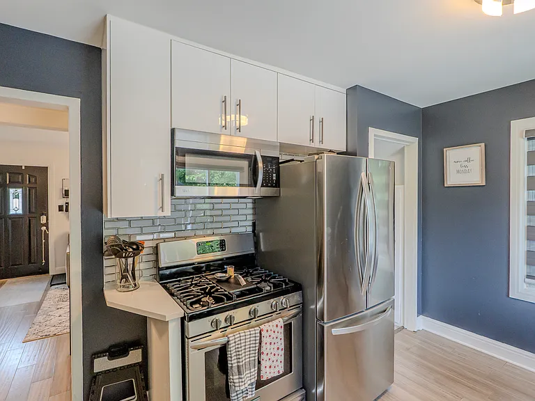 1328 McLean Ave — Photo 13