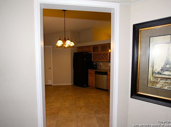 4th image of 16723 Hunting Valley St