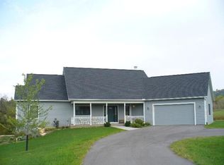 19 Cameron Rd, Galena, IL 61036