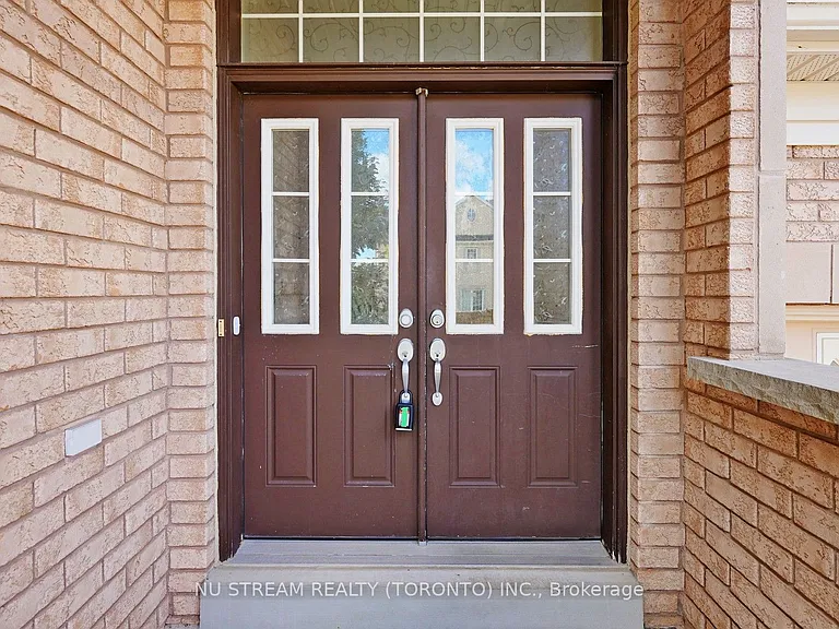 73 Serano Cres — Photo 2