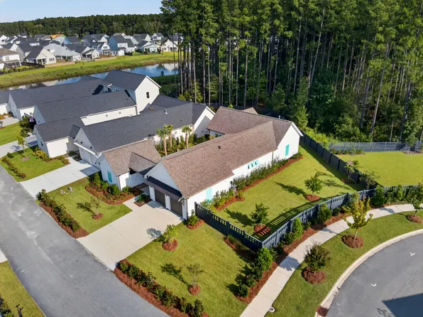 301 Calm Breeze Aly, Summerville, SC 29486