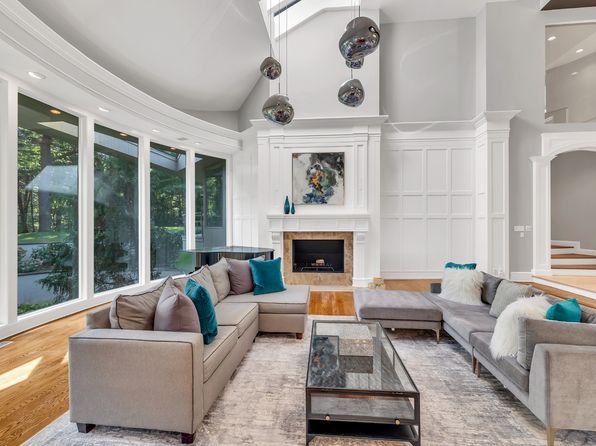 5 Coachmans Ct