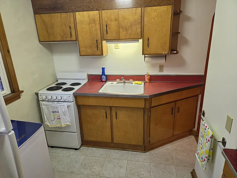 634 E 38th St #1 — Photo 7