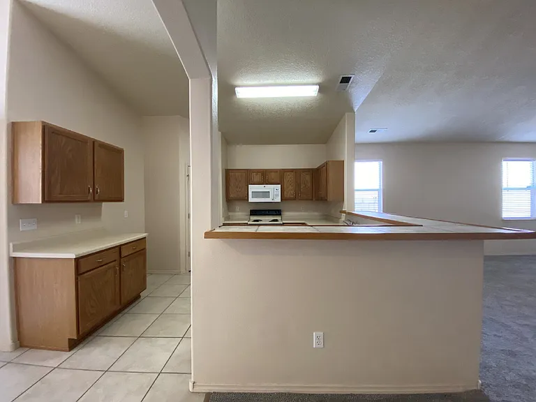 1613 Veridian Dr SE — Photo 8
