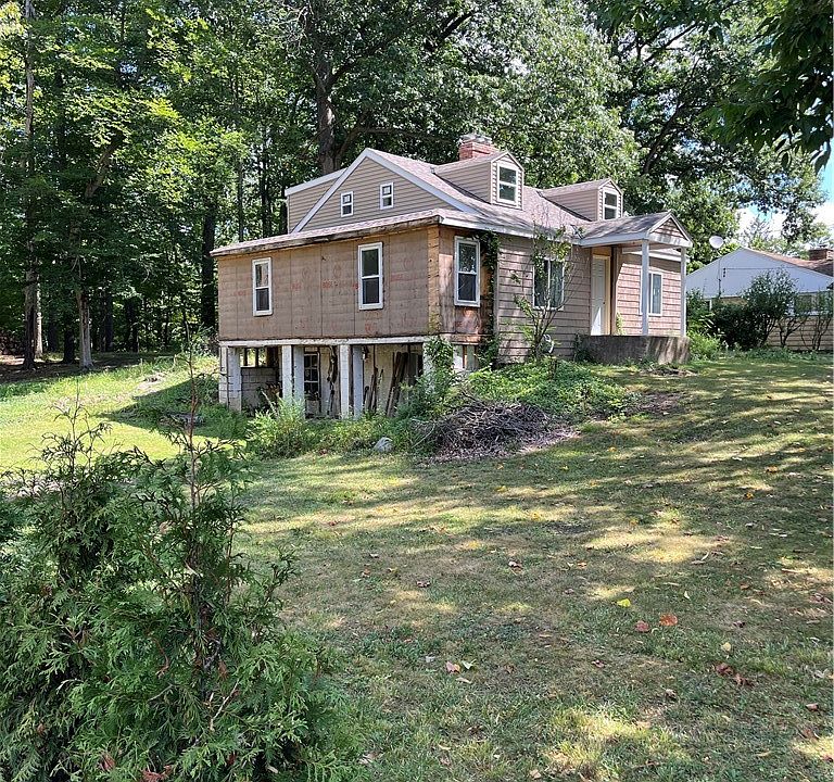 1st image of 9012 W Pleasant Valley Rd