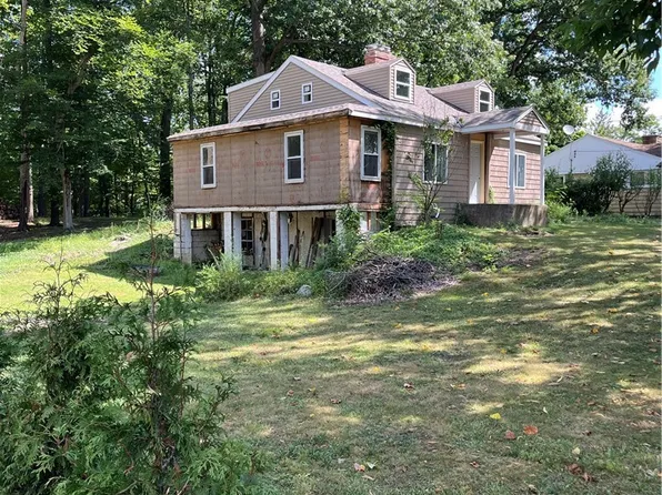9012 W Pleasant Valley Rd, Cleveland, OH 44130