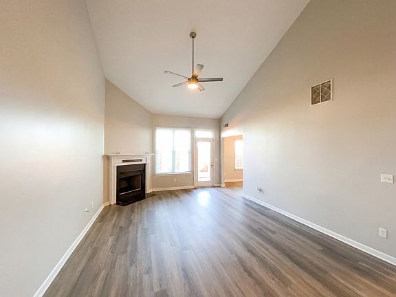 3rd image of 433 Heath Pl