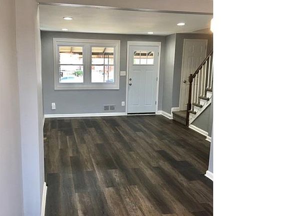 5th image of 7840 Eastdale Rd