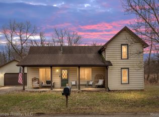 416 Thomas St, Holly, MI