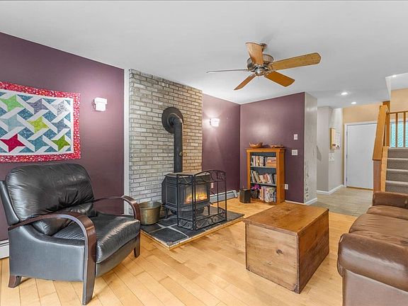 4th image of 21 John Davis Drive
