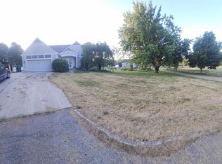 11639 State Rd, Nunica, MI 49448