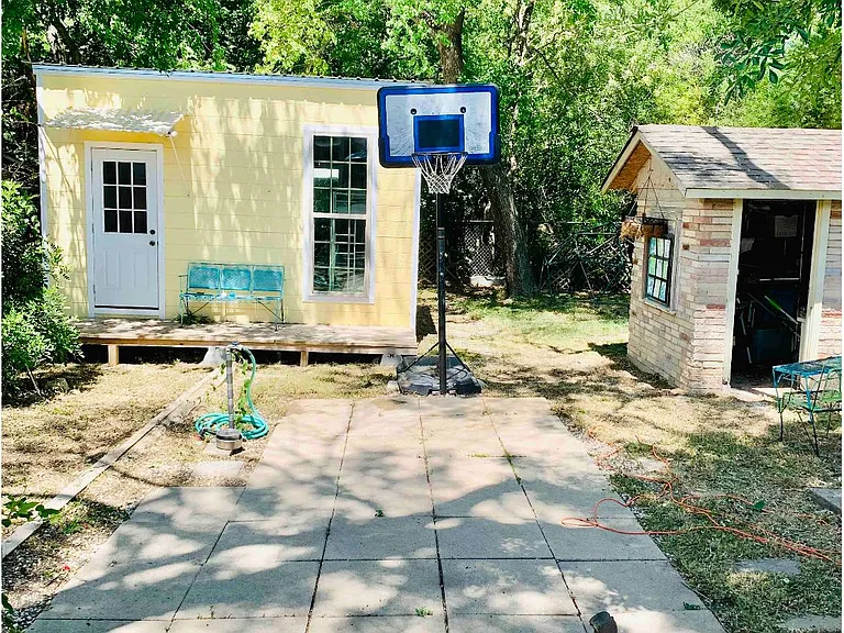 825 Ripley Ave — Photo 3