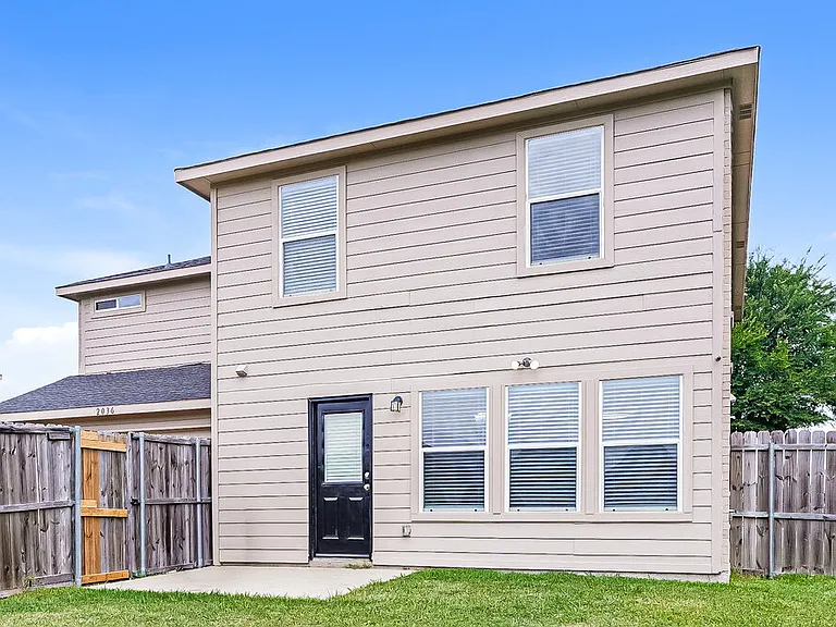 2036 Silverado Dr — Photo 17