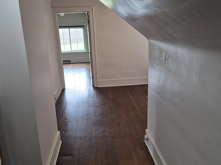 359 S Wagner Rd — Photo 4