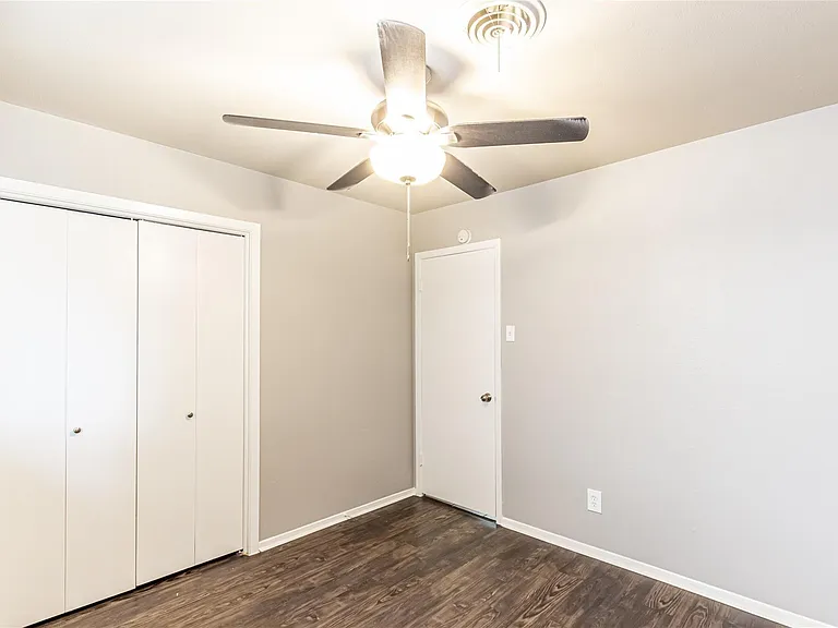 1021 Patricia St — Photo 17
