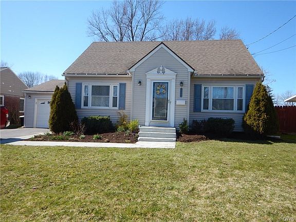 2nd image of 119 Chestnut Hill Dr
