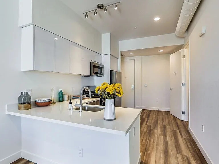 950 Lofts — Photo 56