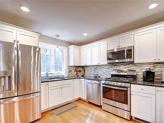 2nd image of 2118 Meriden Waterbury Tpke #29
