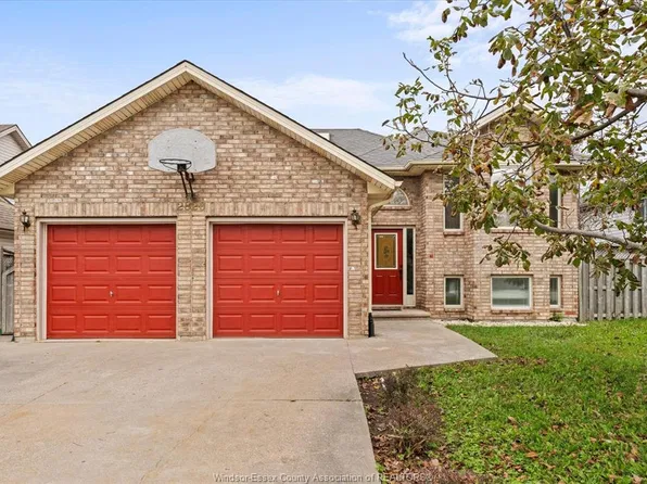 2820 Wildberry Cres, Tecumseh, ON N9K 1C2