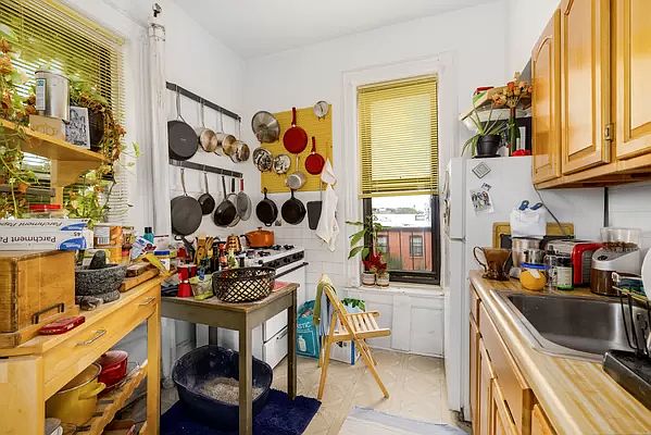 1st image of 51 Irving Pl APT 8R