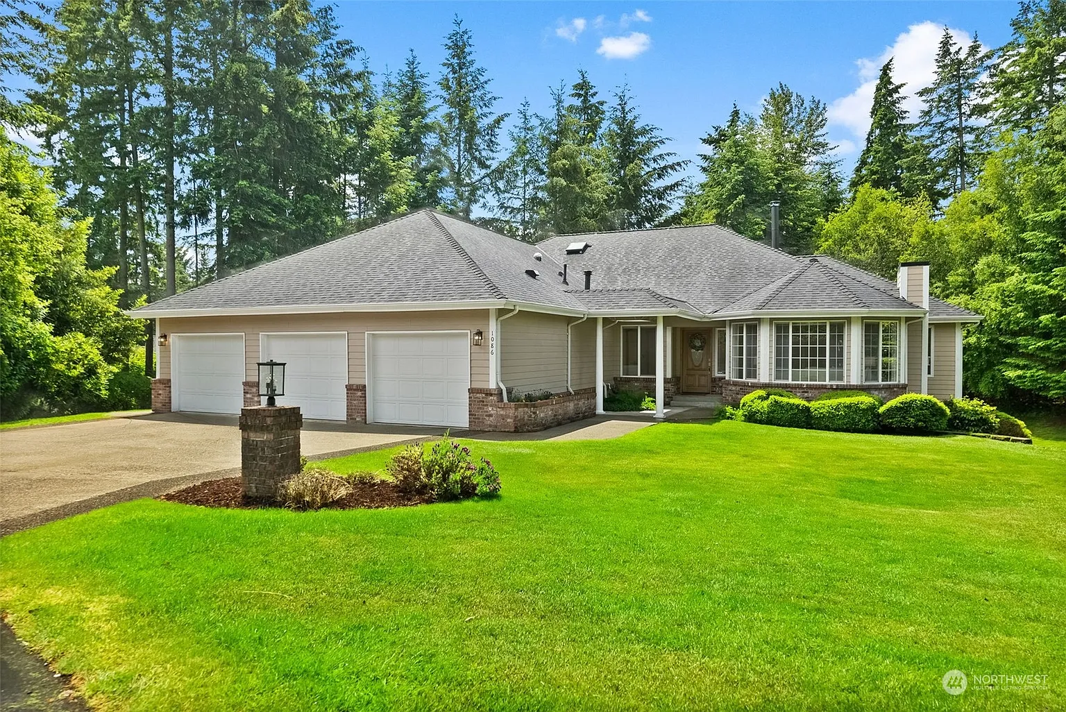 1086 Paha View Drive photo 1