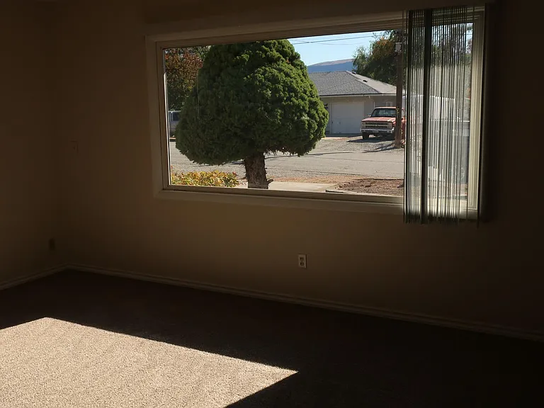 1451 Tedford St SE — Photo 3