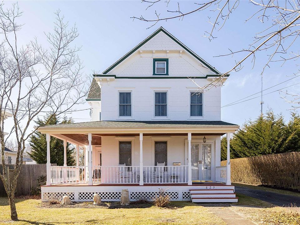 1st image of 829 Main Street