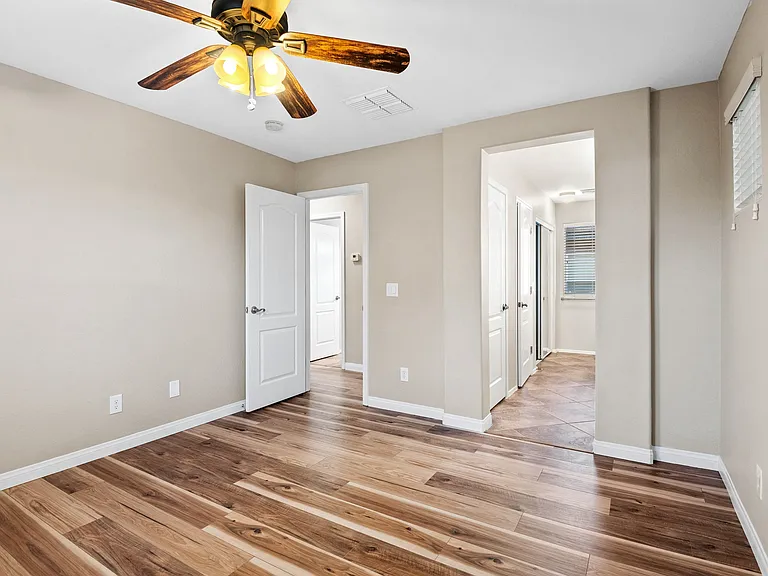 4311 E Carla Vista Dr — Photo 16