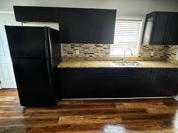 4th image of 344 Donaldson Ave