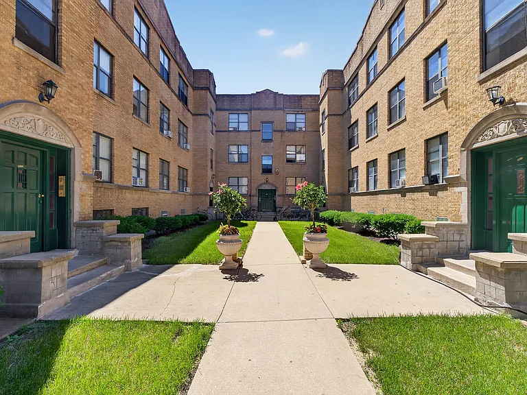 4924 N Kedzie Ave #1E-103 — Photo 3