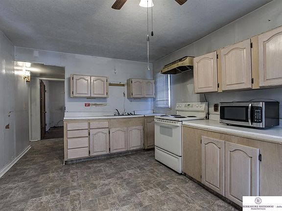 5th image of 4618 S 61st Ave