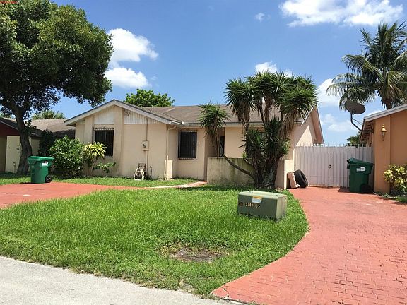 3rd image of 5412 NW 197th Ln