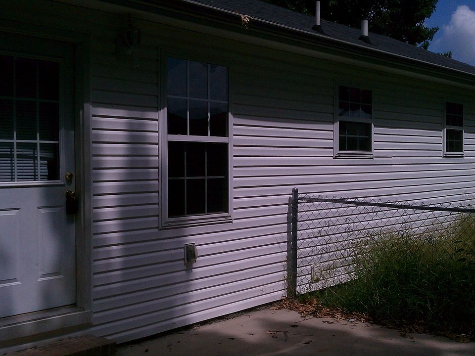 2nd image of 1501 W Lane St