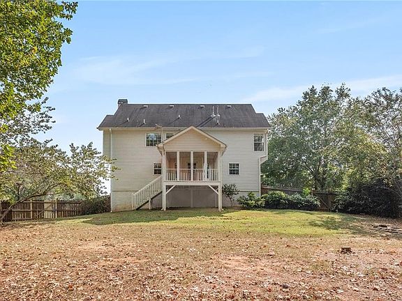 5th image of 242 Oliver Ct