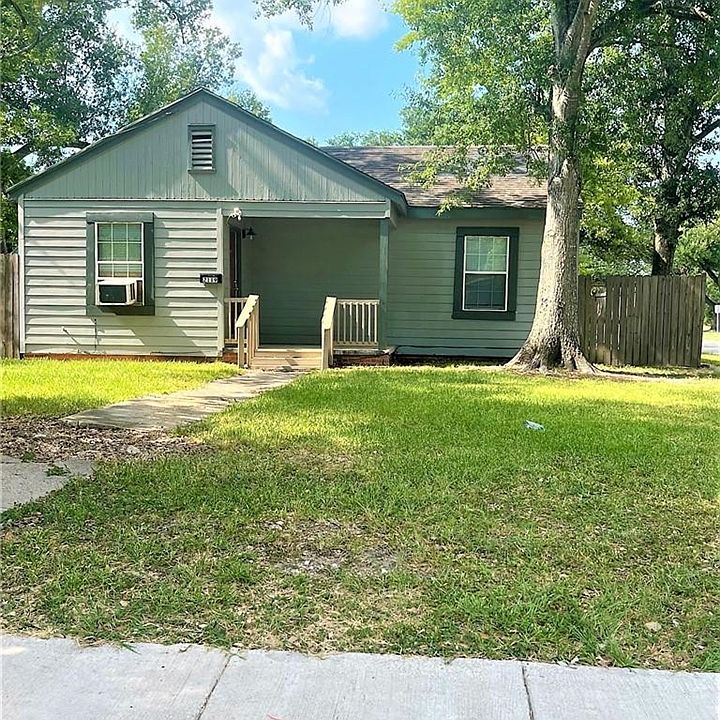 1st image of 2119 Tulip St