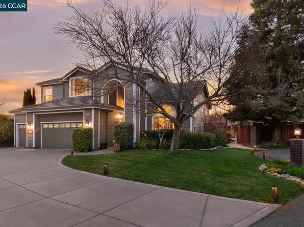 2042 Smith Ln, Concord, CA 94518