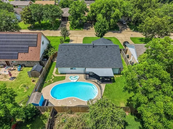 2107 Yorktown Ct S, League City, TX 77573