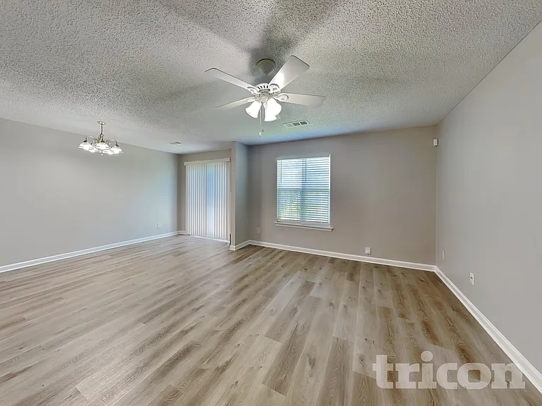 740 Parkway Rd — Photo 3