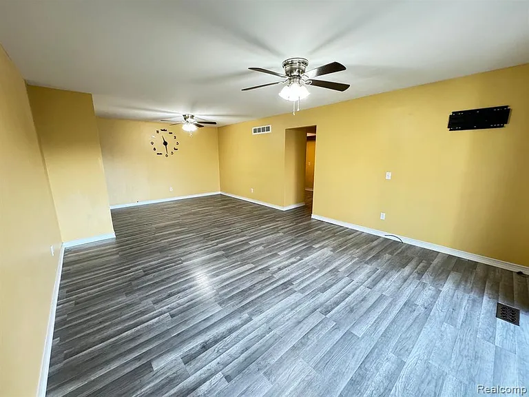 16880 Edloytom Way #137 — Photo 5