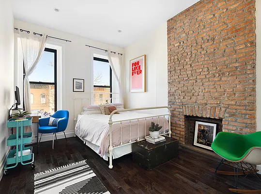 Sold by Compass | media 10