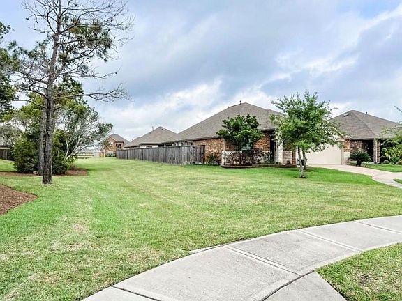 2nd image of 516 Fieldhaven Ct