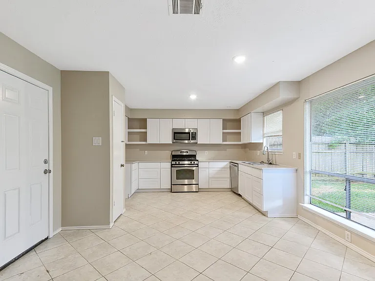18067 Garden Manor Dr — Photo 11