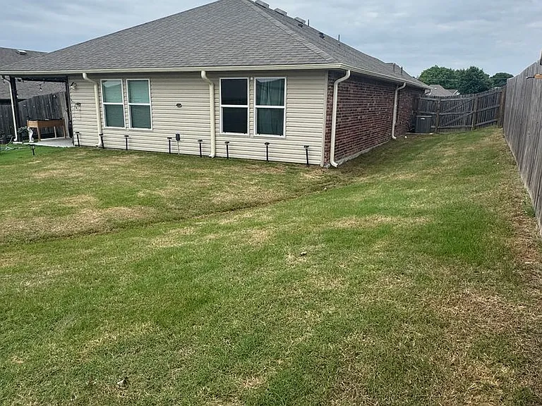 3213 Rushmore St — Photo 9
