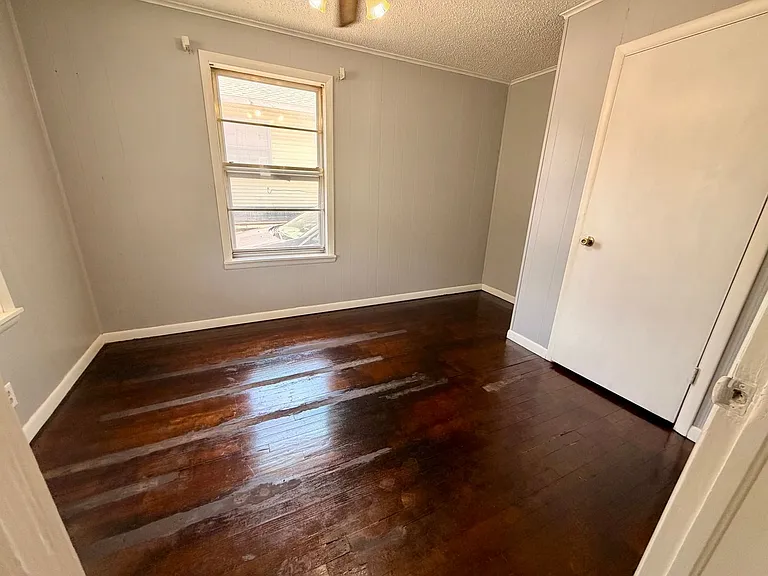 816 N Broadway — Photo 4